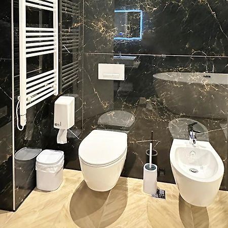 Hotel Delta Premium Дуррес Экстерьер фото