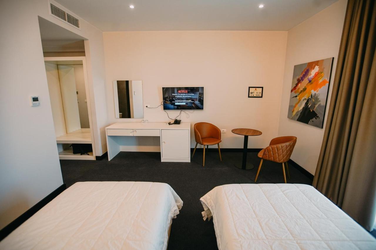 Hotel Delta Premium Дуррес Экстерьер фото