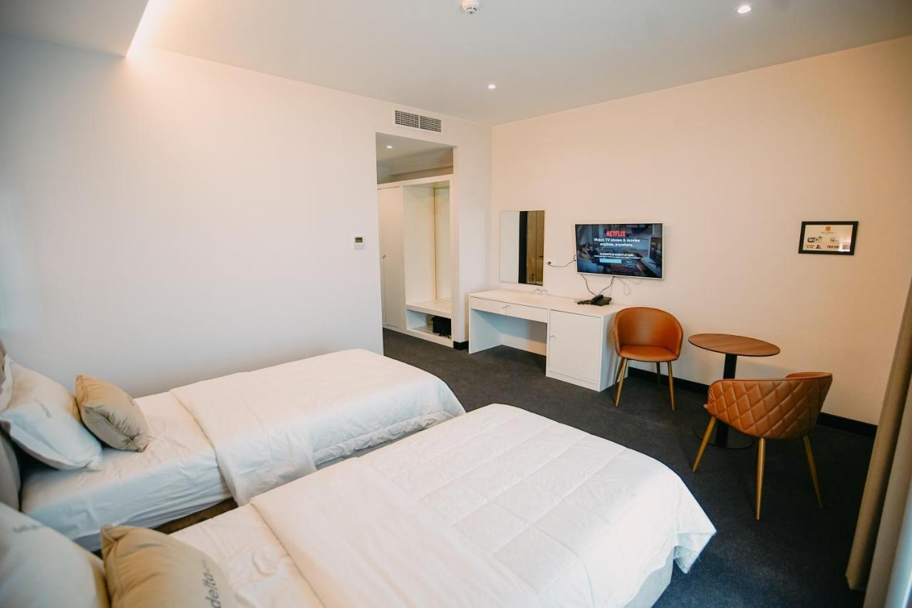 Hotel Delta Premium Дуррес Экстерьер фото