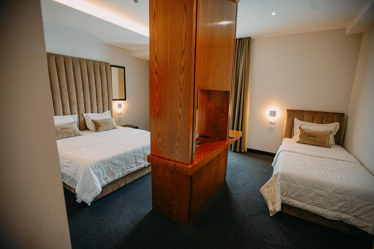 Hotel Delta Premium Дуррес Экстерьер фото