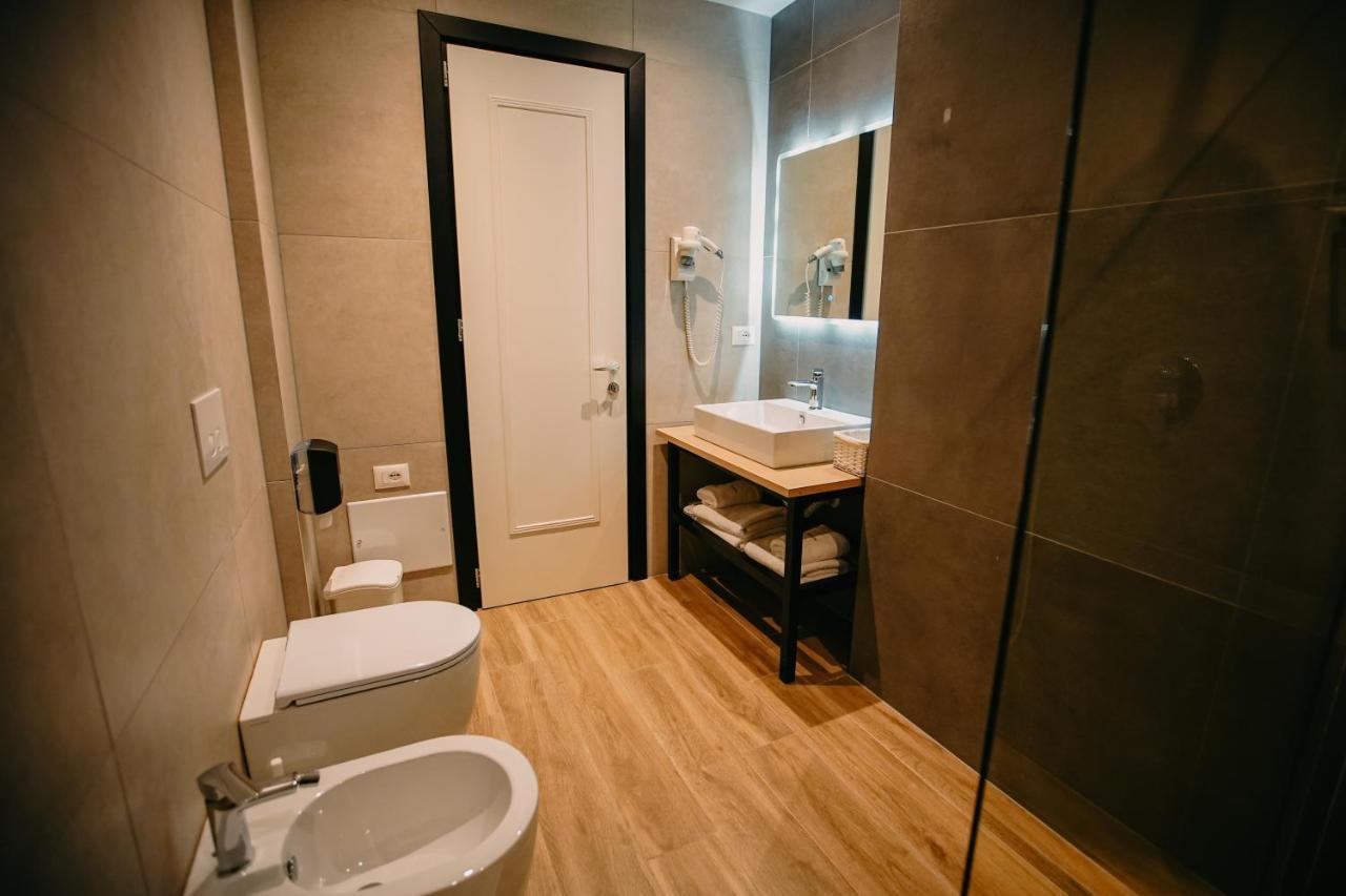 Hotel Delta Premium Дуррес Экстерьер фото