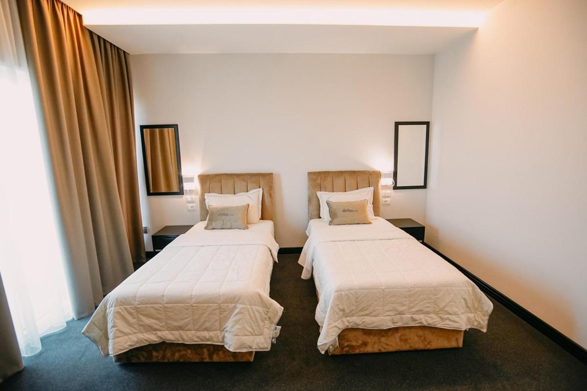Hotel Delta Premium Дуррес Экстерьер фото