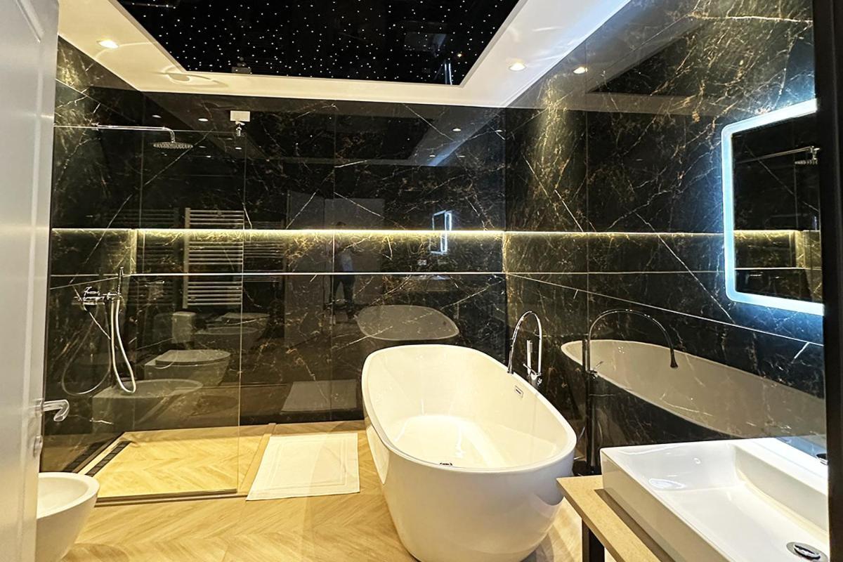Hotel Delta Premium Дуррес Экстерьер фото
