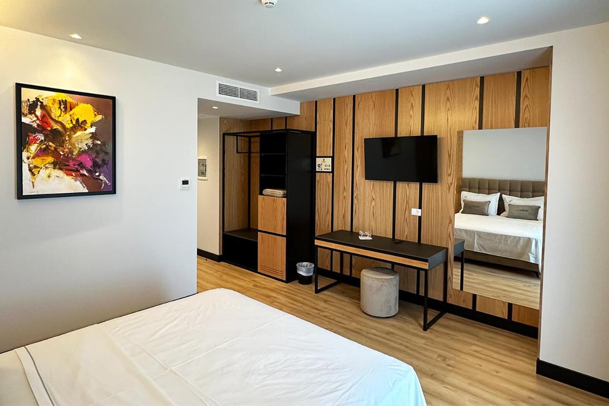 Hotel Delta Premium Дуррес Экстерьер фото